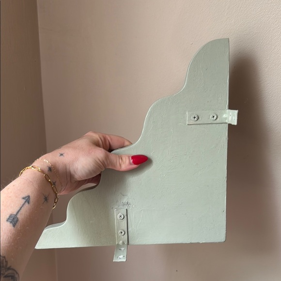 Elegant Green corner squiggle Wall Shelf - Picture 5 of 5